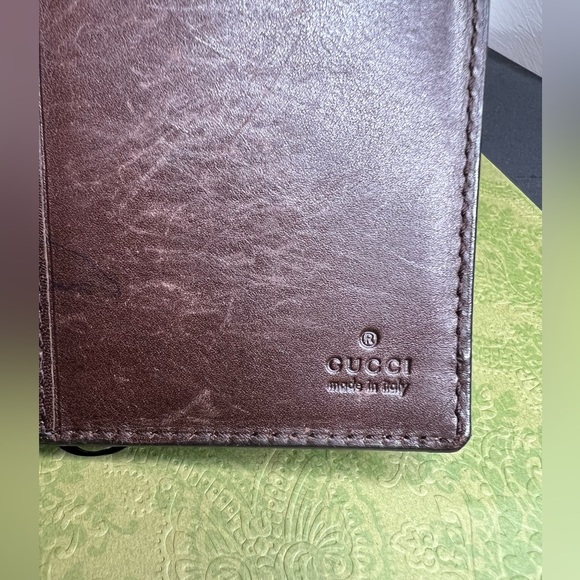 Authentic GUCCI wallet - Picture 4 of 11